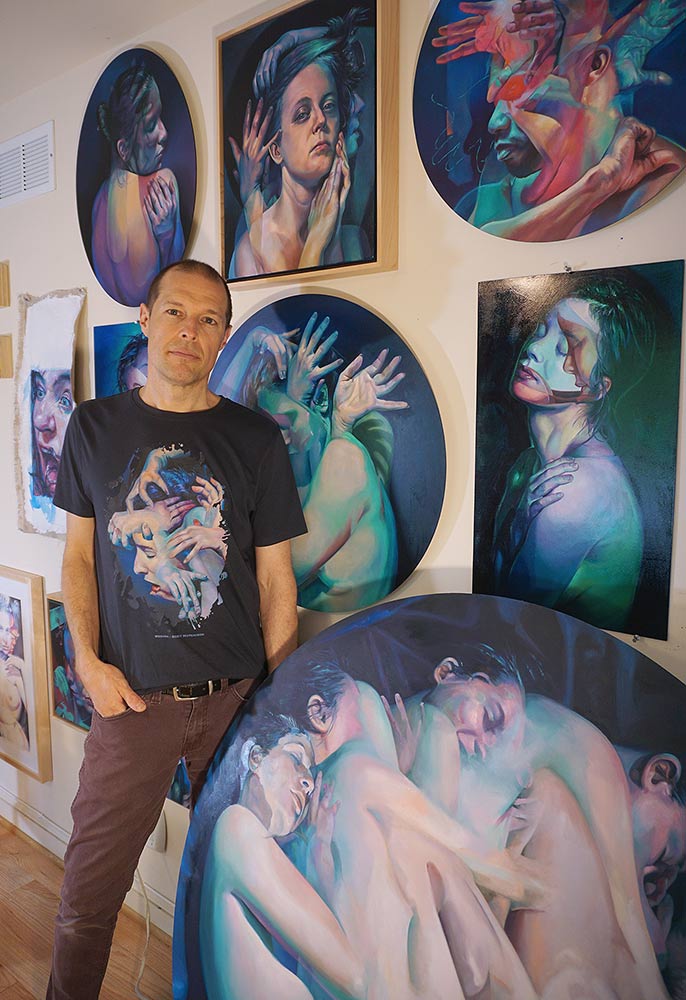 Scott in his studio wearing his t-shirt of Medusa